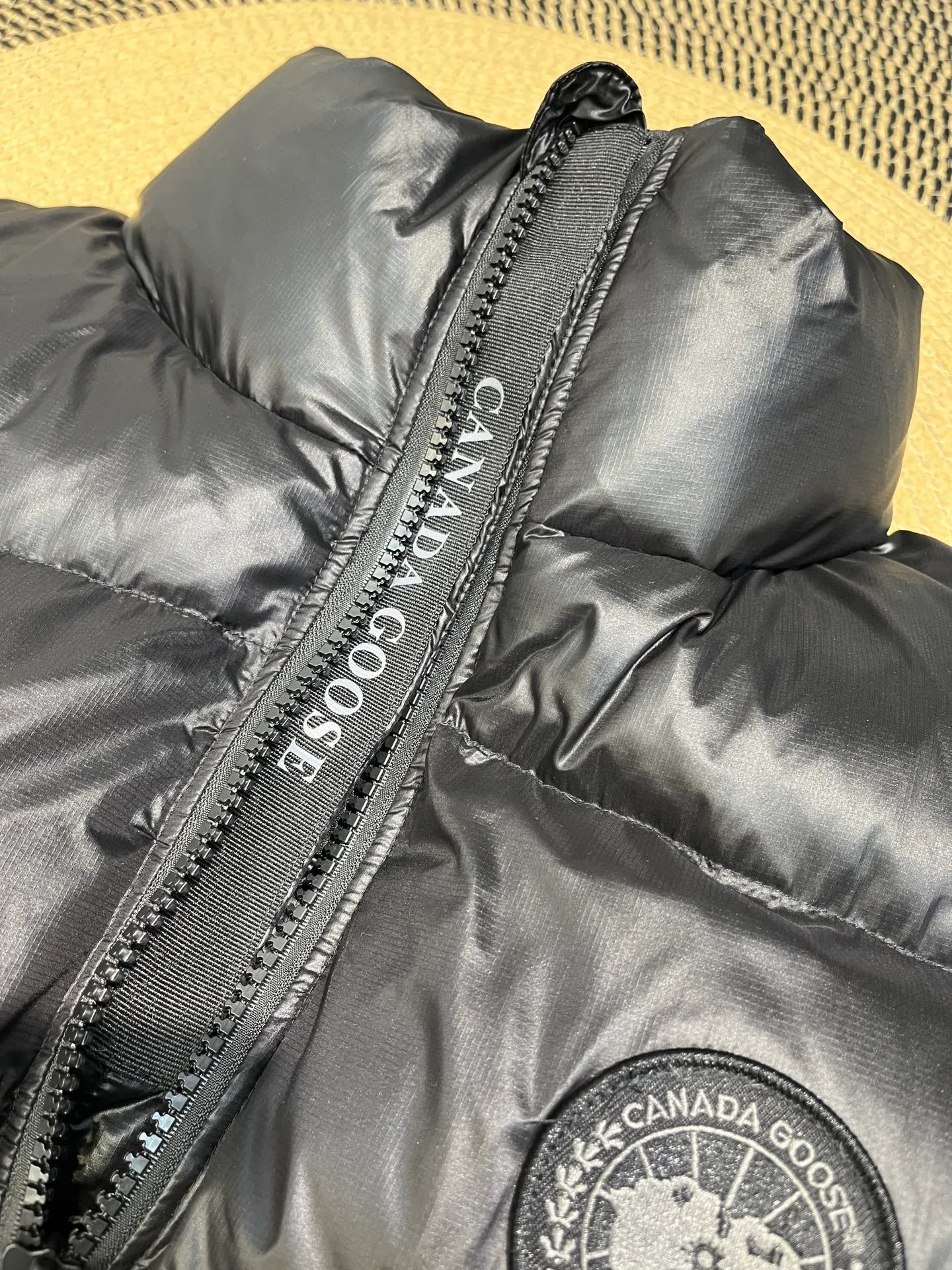 P540 🇨🇦Canada Goose""🇨🇦🌟 Canada Goose Puff Down Vest has always been recognized as the warmest down jacket. Various Instagram celebrities, Internet celebrities, and celebrities often wear it for street photos. I make Canada Goose every year, but I still can't get rid of my love for it. No matter how cold the days are, there is no need to be afraid, because there is! Filled with 90% white duck down, it is the legendary warmest down jacket and is known as a must-have for Arctic outdoor sports! The most popular down jacket in the world, celebrities are rushing to buy it, it is a must-have!  size：xs-xl